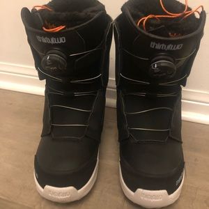 Snowboard boots double boa system